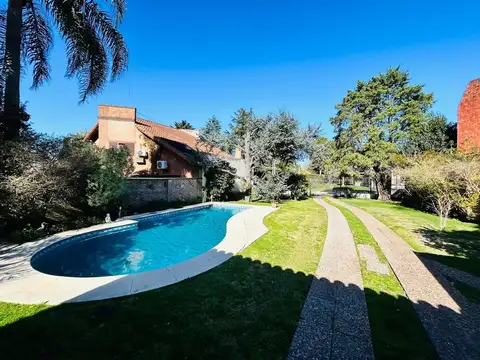 Casa en Venta en Burzaco, USD 260.000