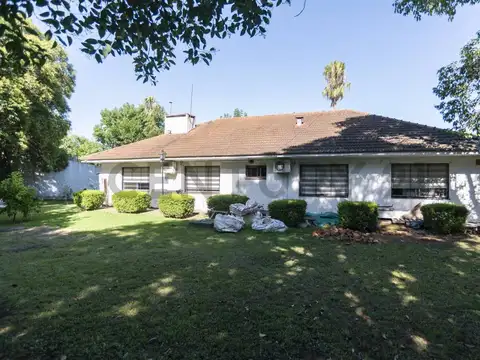 Casa en Venta con 2 cocheras