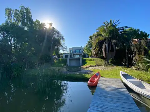 Casa en Alquiler Temporal con 6 cocheras
