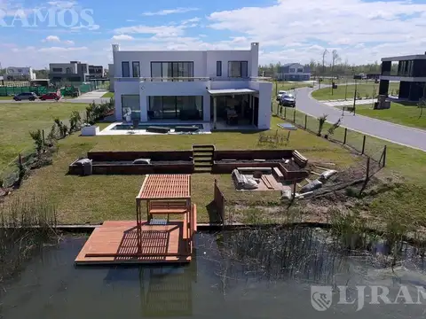 Casa en venta en el Barrio Amarras, Puertos / Escobar