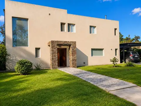 Casa en Venta en Los Tres Coniles, USD 215.000