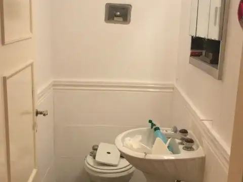 Excelente Casa 4 ambientes con dep. de servicio pileta, fond