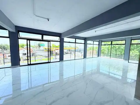 PROPIEDAD COMERCIAL / LOCAL EN PRIMER PISO