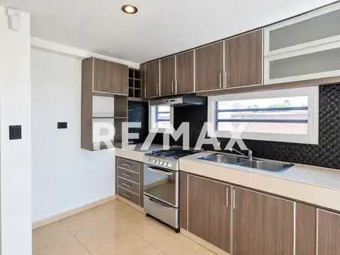 VENTA CASA 2 DORMITORIOS + QUINCHO FERNANDEZ ORO