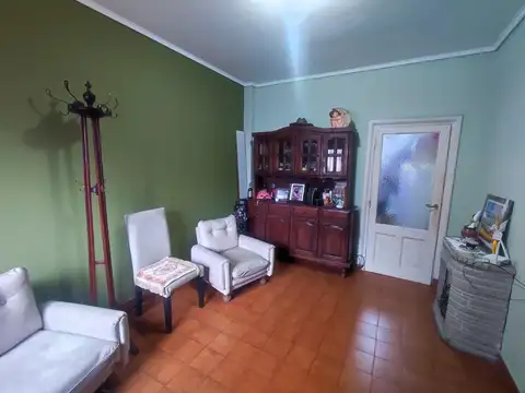 Venta PH al frente con cochera, terraza  V Lopez
