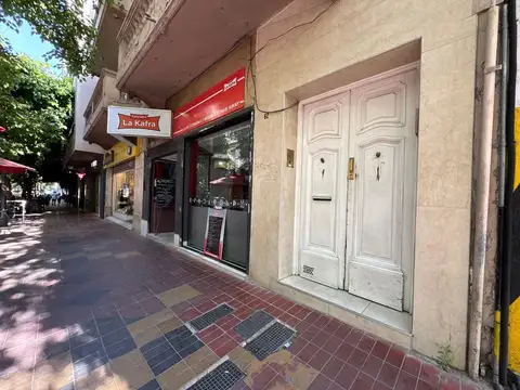 Oficina 4 ambientes con 1 baño