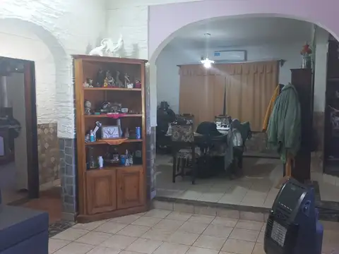 Casa sobre Colectora Zona Comercial a la venta km 71
