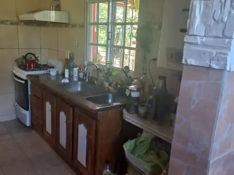 Casa sobre Colectora Zona Comercial a la venta km 71