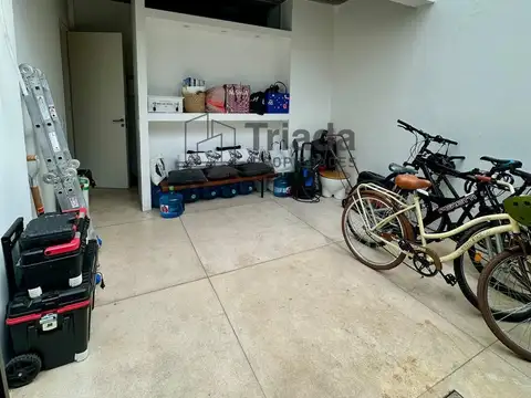 Casa 7 ambientes con 4 baños