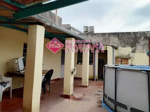 Casa 7 ambientes con 2 baños