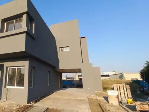 Casa en Venta en Countries y Barrios Cerrados en Pilar, USD 165.000