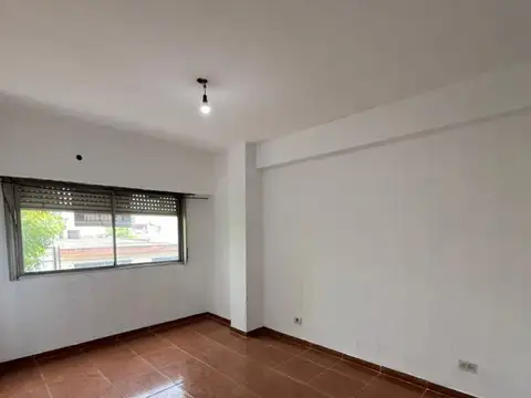 Departamento en Alquiler en Jose Leon Suarez, $ 600.000