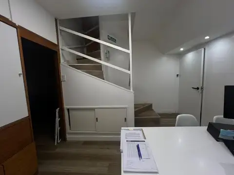Local en Venta en Parque Rivadavia, USD 260.000