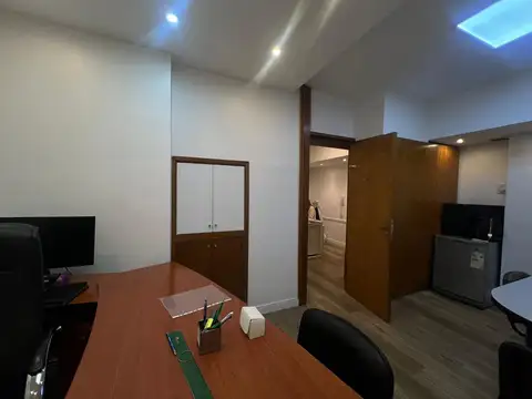 Local en Venta en Parque Rivadavia, USD 260.000