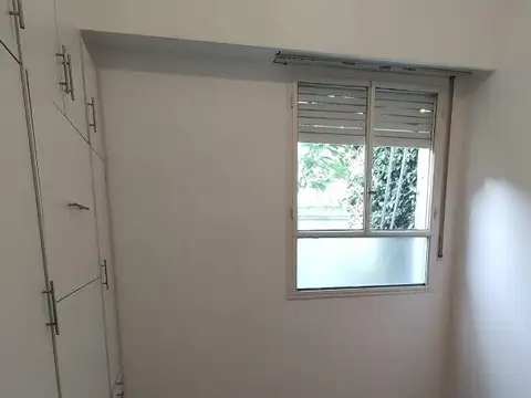 DEPTO T/CASA 4 AMB C/PATIO EN CENTRO BANFIELD!