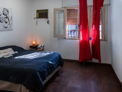 CASA EN VENTA 2 DORMITORIOS CON TERRAZA