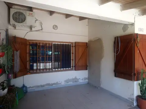 Casa 4 ambientes con 1 baño