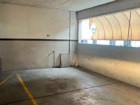 Cochera en Venta con acceso Ascensor