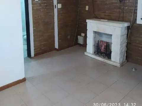 Casa en Alquiler con 2 cocheras