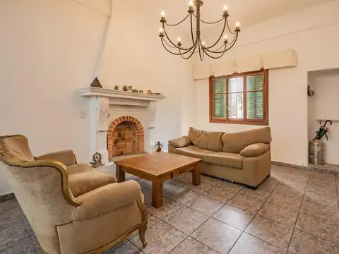 Venta Casa 5 amb con Pileta Cochera Vicente Lopez
