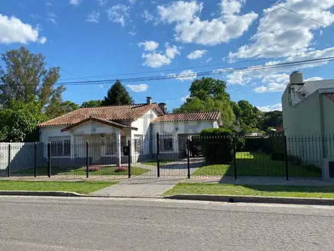 8 Entre 423 y 423 bis 300, Piso 0