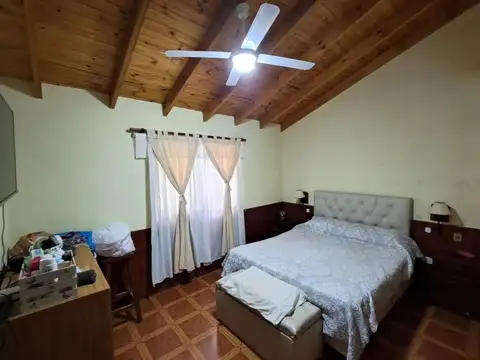 Casa 4 ambientes con 2 baños