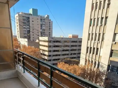 DEPARTAMENTO EN AV. SAN MARTIN - EXCELENTE UBICACION