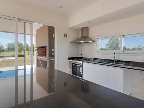 Casa en Venta en Haras Del Sur 3, USD 235.000