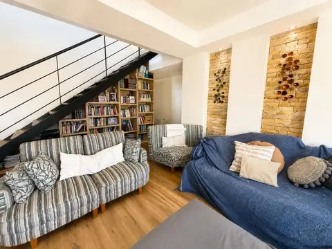 Casa 6 ambientes con 4 baños