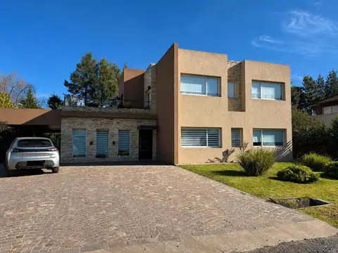 CASA EN VENTA BARRIO PRIVADO MALIBU APTO CREDITO