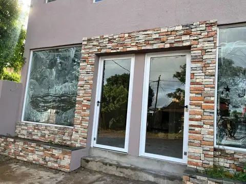 Local comercial en alquiler zona Acc. Sur!