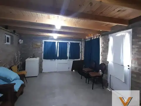 Casa en venta - 4 Dormitorios 2 Baños - Monte Hermoso