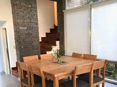 CASA EN EL BARRIO EL CARMENCITO