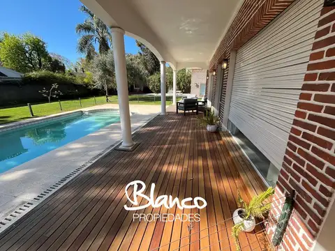 Casa en Venta con 6 cocheras