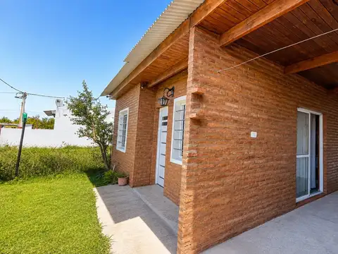 Casa 2 ambientes con 1 baño