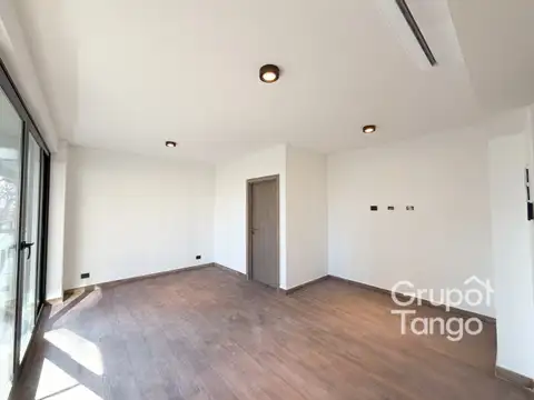 Coronel Ramón Lorenzo Falcón 5600, Piso 3