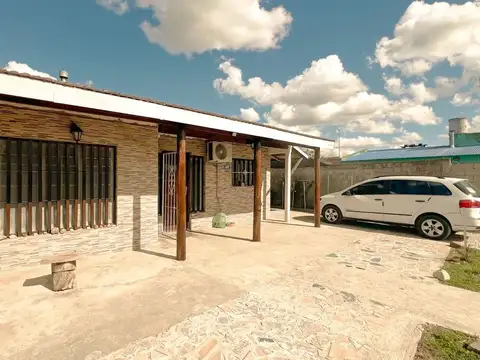 VENTA CASA 3 AMB JARDIN QUINCHO BARRIO HIPODROMO