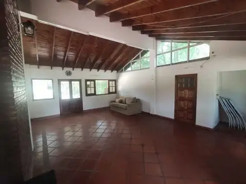 Quinta en Venta con 2 cocheras