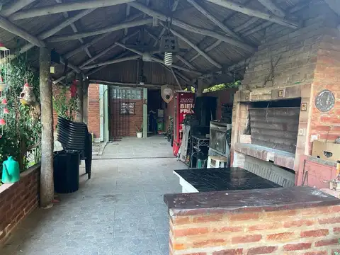 Casa 2 ambientes con 1 baño