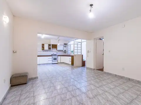 CASA INTERNA UNICA EN VENTA - 4 DORMITORIOS - ZONA CENTRO