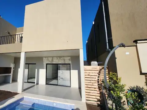 Casa en Alquiler en El Aljibe, USD 1.200