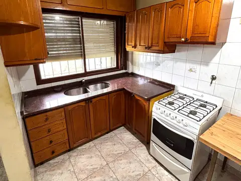 OPORTUNIDAD   CASA 3 AMB + TRES LOCALES EN PLANTA BAJA - BILINGHURST - SAN MARTIN
