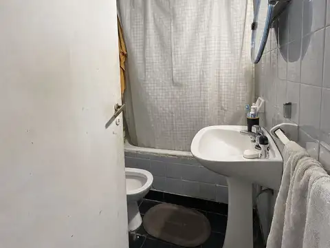 Depto Tipo Casa en Venta en Flores, USD 95.000