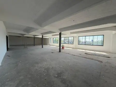 Galpon en Alquiler en Lomas del Mirador, USD 30.000