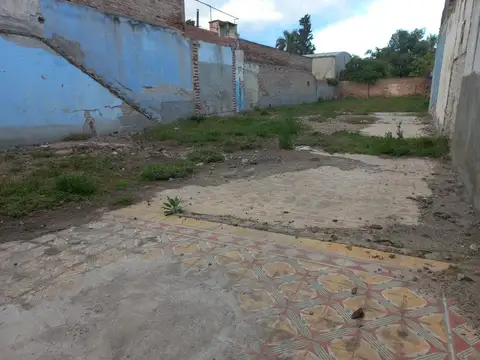 VENTA DE IMPORTANTE TERRENO EN BARRIO CENTENARIO