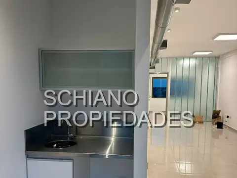 Oficina en Alquiler con 1 cochera