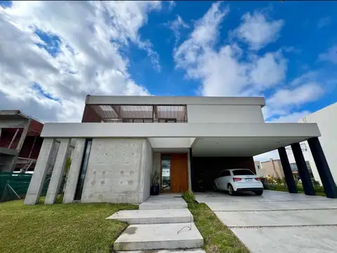 Casa en Riberas Puertos del lago Escobar