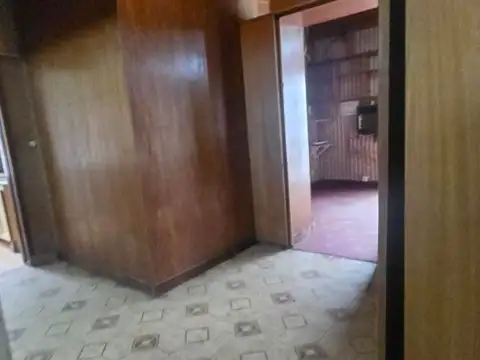 VENTA DE LOCAL CON 7 AMBIENTES, APTO CREDITO HIPOTECARIO. CASEROS