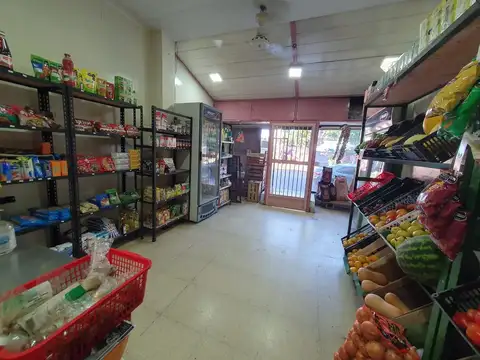 Muy lindo local en Beccar