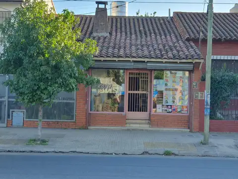 Muy lindo local en Beccar